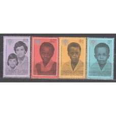 San Vicente-Grenadines - Correo Yvert 168/71 ** Mnh Año del niño