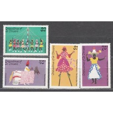 San Vicente-Grenadines - Correo Yvert 447/50 ** Mnh  Danzas tradicionales