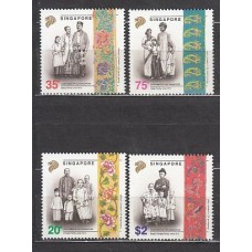 Singapur - Correo Yvert 637/40 ** Mnh  Trajes tradicionales