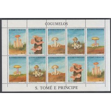 Santo Tomas y Principe - Correo Yvert 899/903 mini pliego ** Mnh  Setas