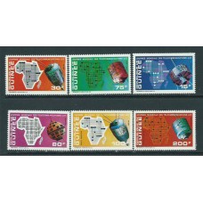 Guinea Republique - Correo Yvert 457/60+A.100/1 ** Mnh