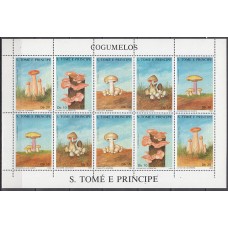 Santo Tomas y Principe - Correo Yvert 899/903 mini pliego ** Mnh  Setas