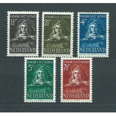 Holanda - Correo 1941 Yvert 387/91 * Mh Personajes