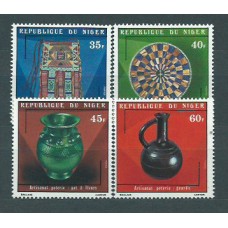 Niger - Correo 1975 Yvert 323/6 ** Mnh  Artesanía