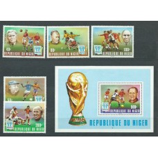 Niger - Correo 1977 Yvert 417/21+Hb 19 ** Mnh  Deportes fútbol