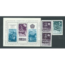 Rusia - Correo 1970 Yvert 3687/9+H.66 ** Mnh Astro